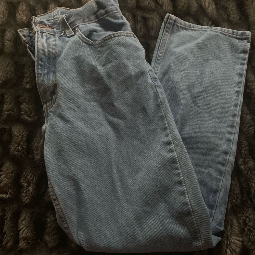 Light wash mom jeans